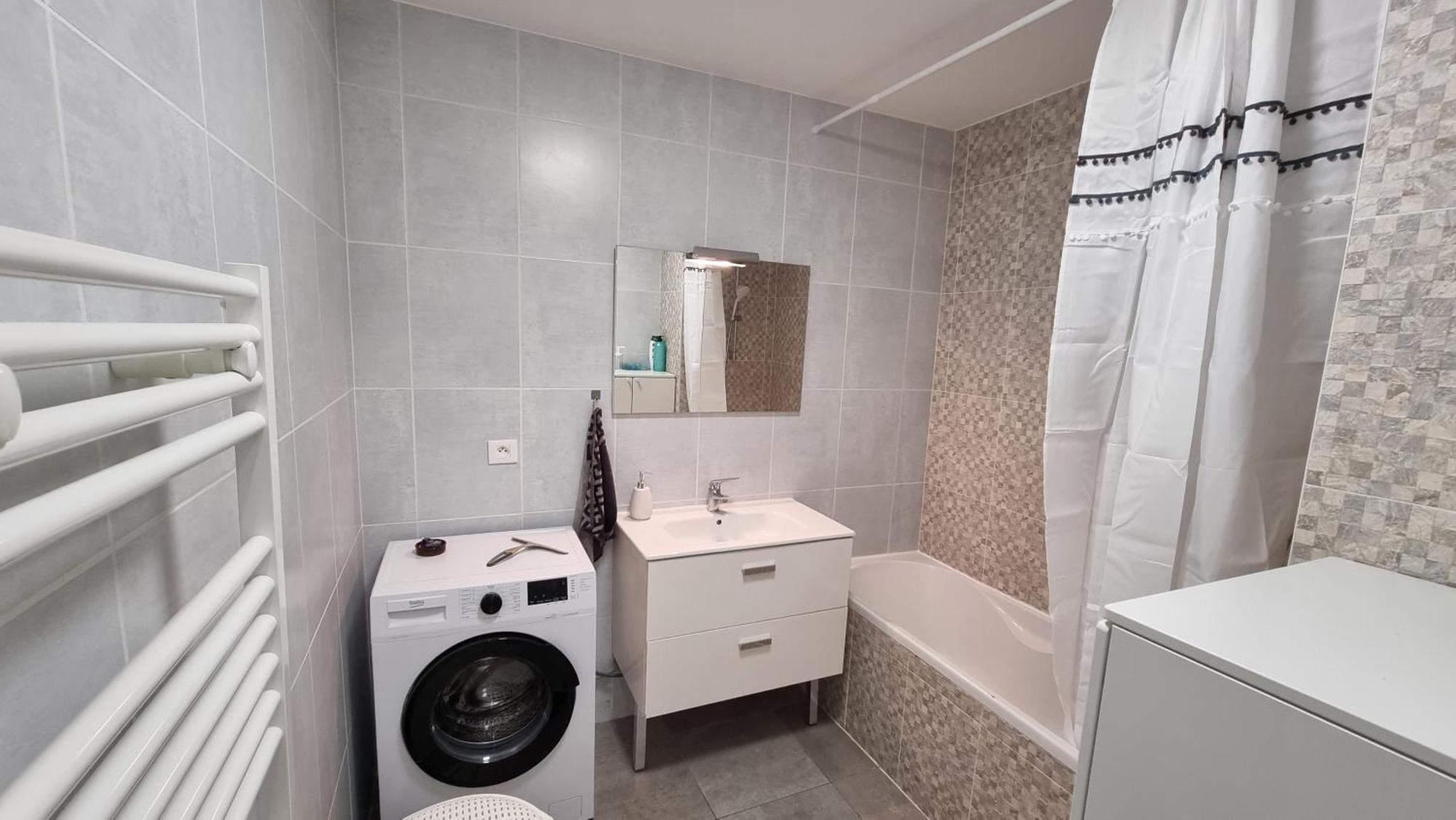 Appartement De Standing Au Centre De Chassieu Ngoại thất bức ảnh