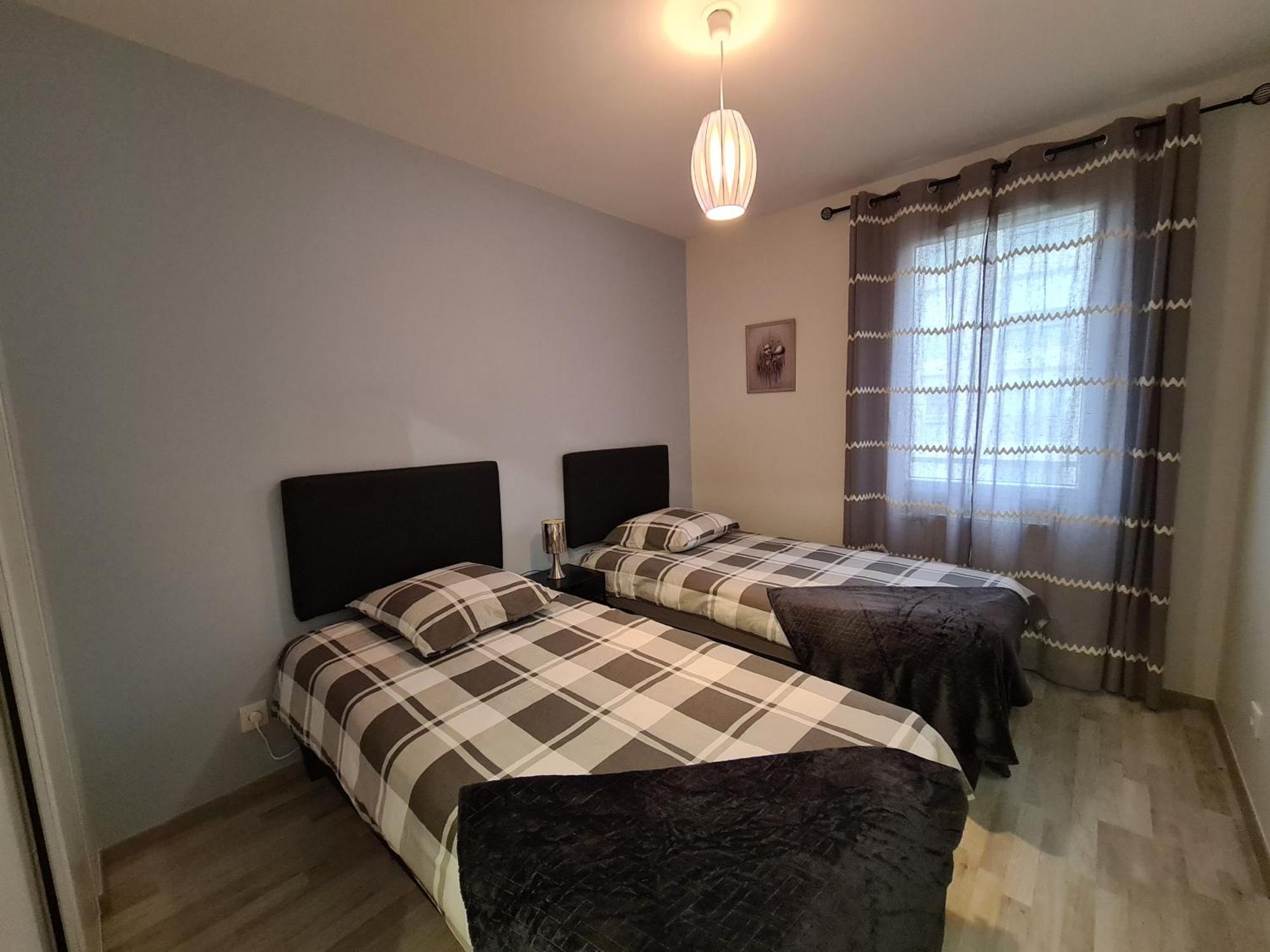 Appartement De Standing Au Centre De Chassieu Ngoại thất bức ảnh